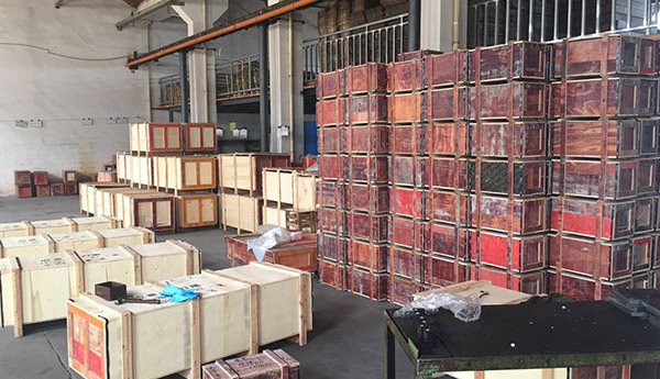 What are the advantages of hydraulic chucks?