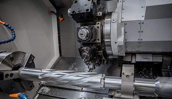 The tool holder runs continuously and does not stop after it is in place